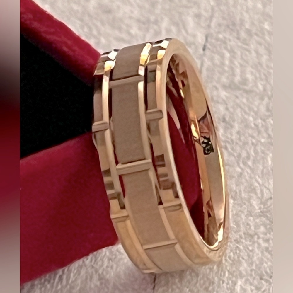 Rose gold carved tungsten carbide men’s wedding band Size 11